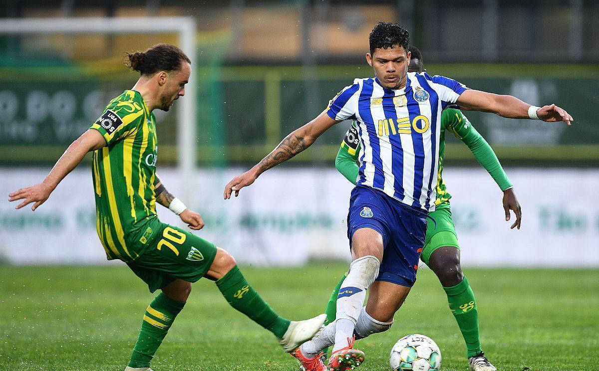 波尔图战胜马竞，赢得胜利的喜悦