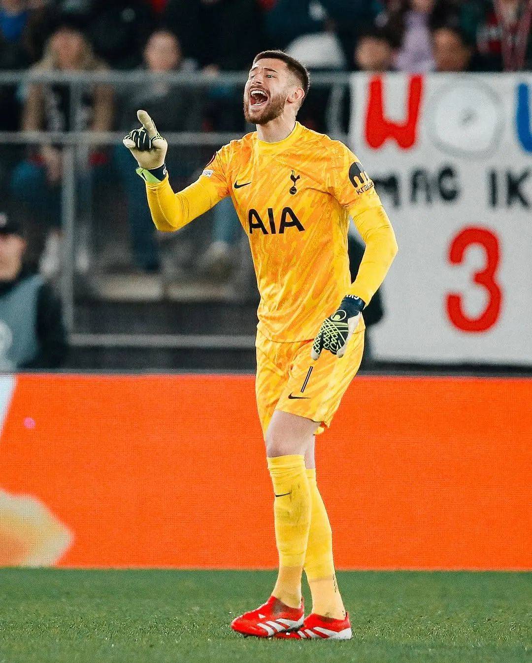 阿尔克马尔队员正在忙碌为重要比赛做准备的简单介绍 阿尔克马尔队员正在忙碌为重要比赛做准备的简单介绍