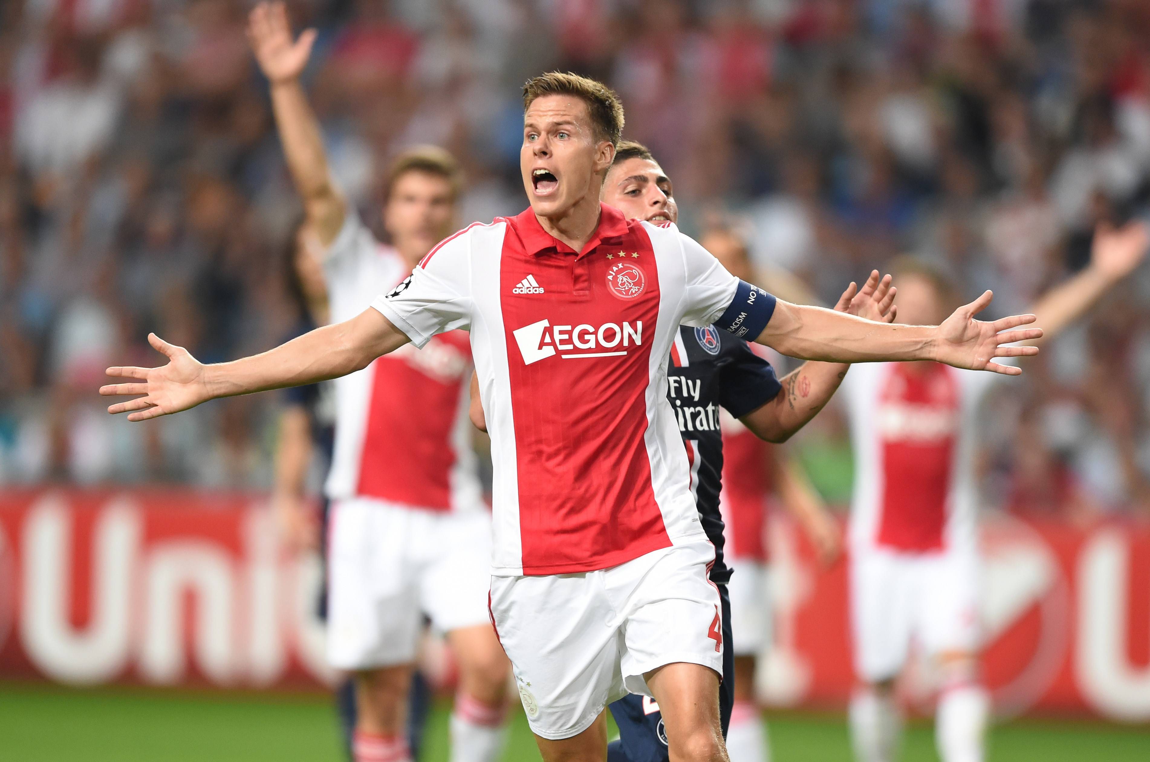 阿尔克马尔队员正在忙碌为重要比赛做准备的简单介绍 阿尔克马尔队员正在忙碌为重要比赛做准备的简单介绍