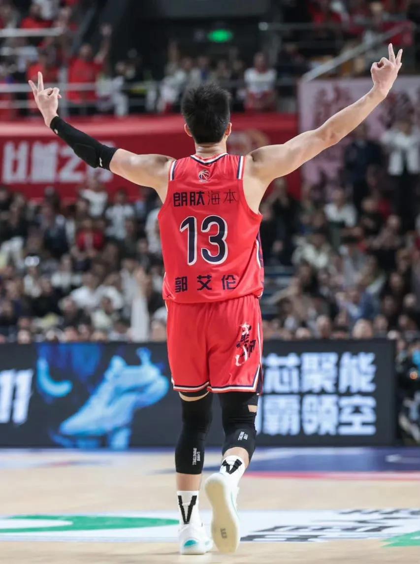 体育明星风采斐然,实力出击荣耀收获