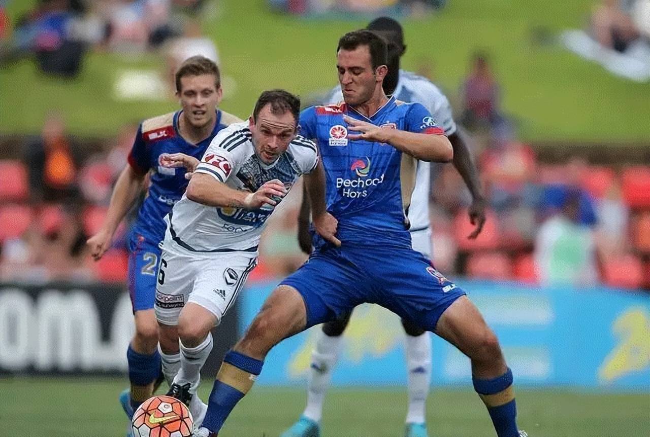 马德里竞技球员全力以赴,为球队赢球 马德里竞技球员全力以赴,为球队赢球