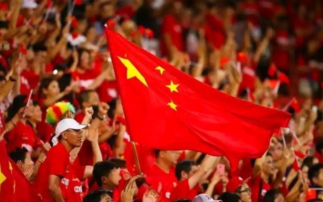 热门球队迎来胜利，球迷欢欣鼓舞