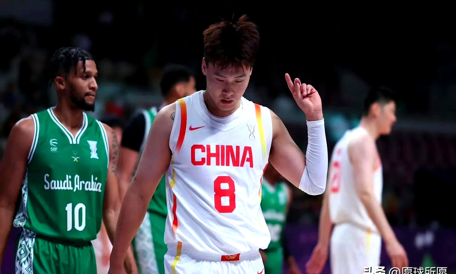 江西男篮大胜浙江队,晋级之路有望 江西男篮大胜浙江队,晋级之路有望