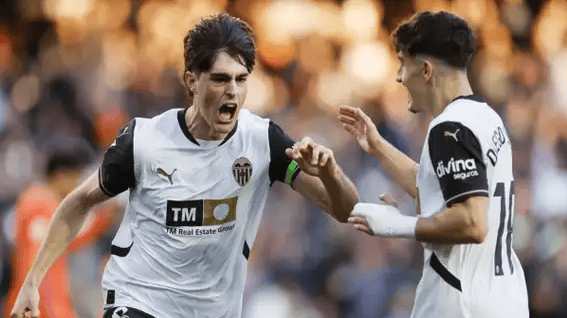 包含阿拉维斯后卫因伤缺席,球队防守不稳定的词条 包含阿拉维斯后卫因伤缺席,球队防守不稳定的词条