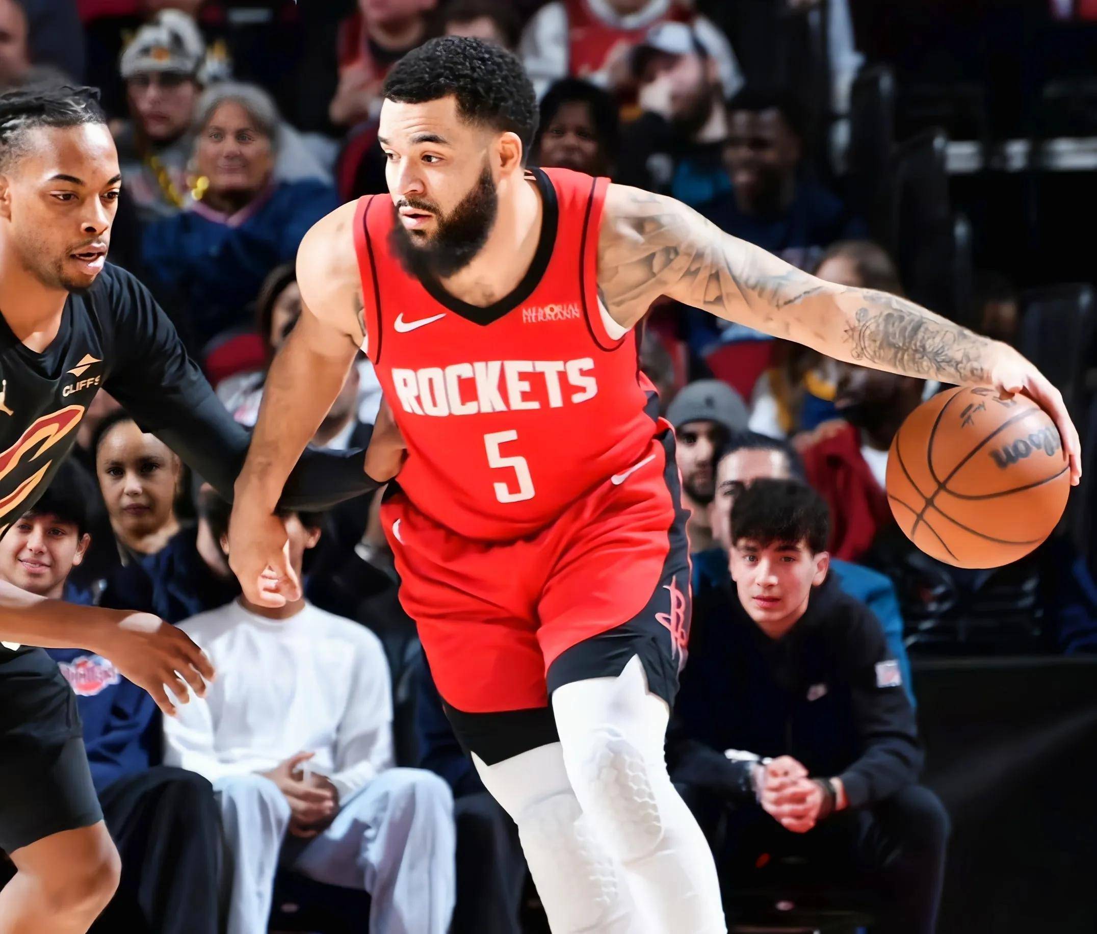 火箭主场大胜鹈鹕晋级次轮 火箭主场大胜鹈鹕晋级次轮