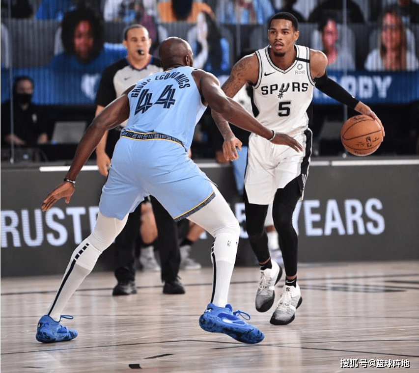 湖人大胜马刺,西部排名提升 湖人大胜马刺,西部排名提升