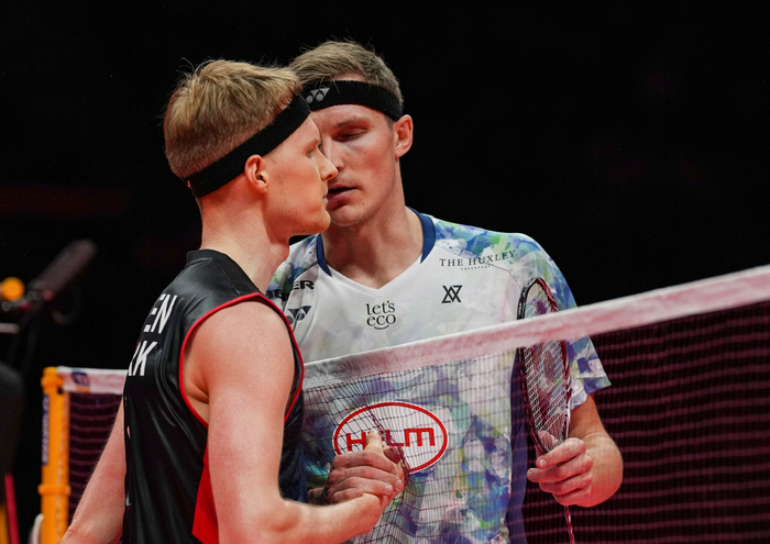 德国队完胜丹麦队，安赛龙点燃赛场